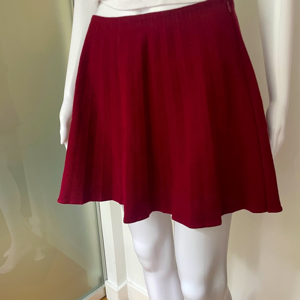 Theory Wool Pleated, Red Wool Skirt Size M